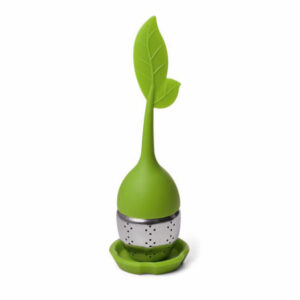 Strain the tea leaf