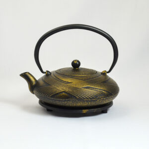 Cast iron teapot Hqui black and gold 0.8l